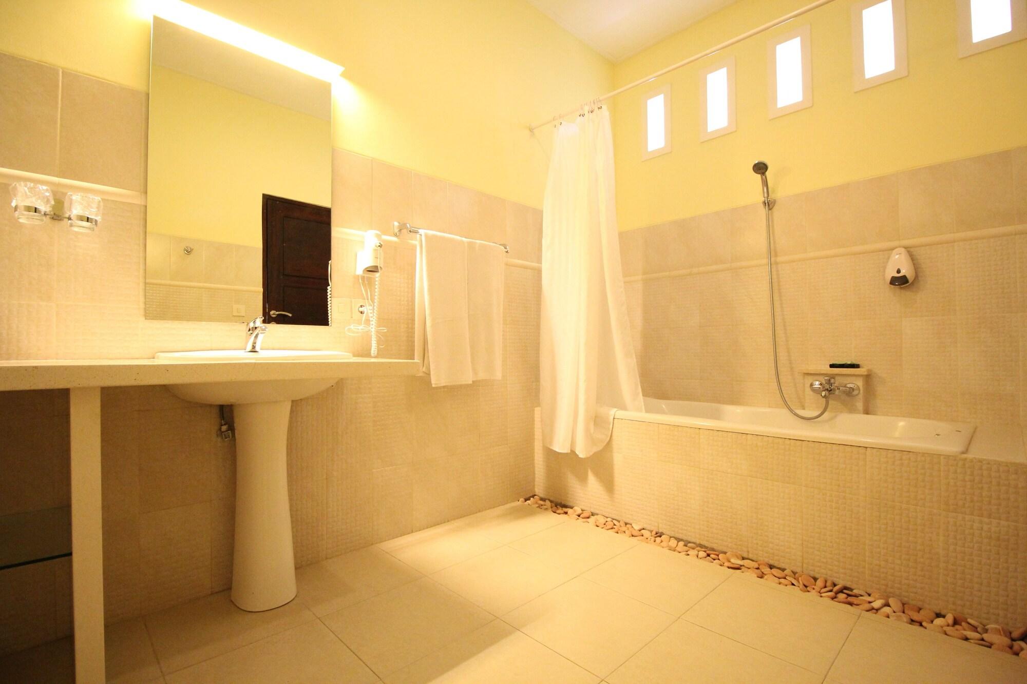 Candidasa Rossa Garden Hotel מראה חיצוני תמונה