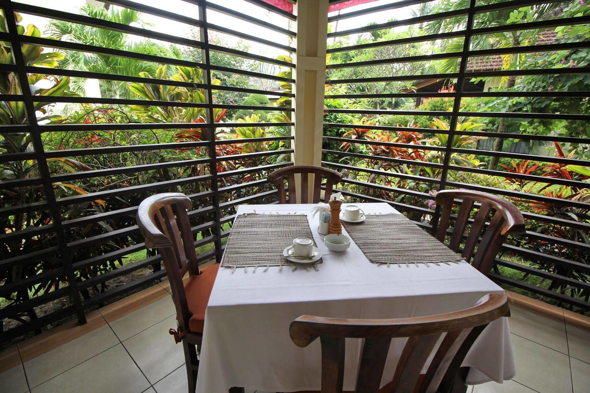Candidasa Rossa Garden Hotel מראה חיצוני תמונה
